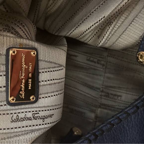 Salvatore Ferragamo Navy Gancini Braided Tote Bag VGUC - Picture 12 of 16